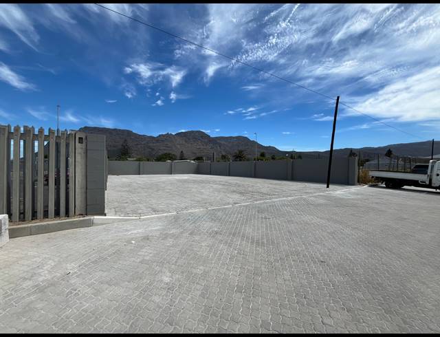 396M² WAREHOUSE TO LET IN TOKAI